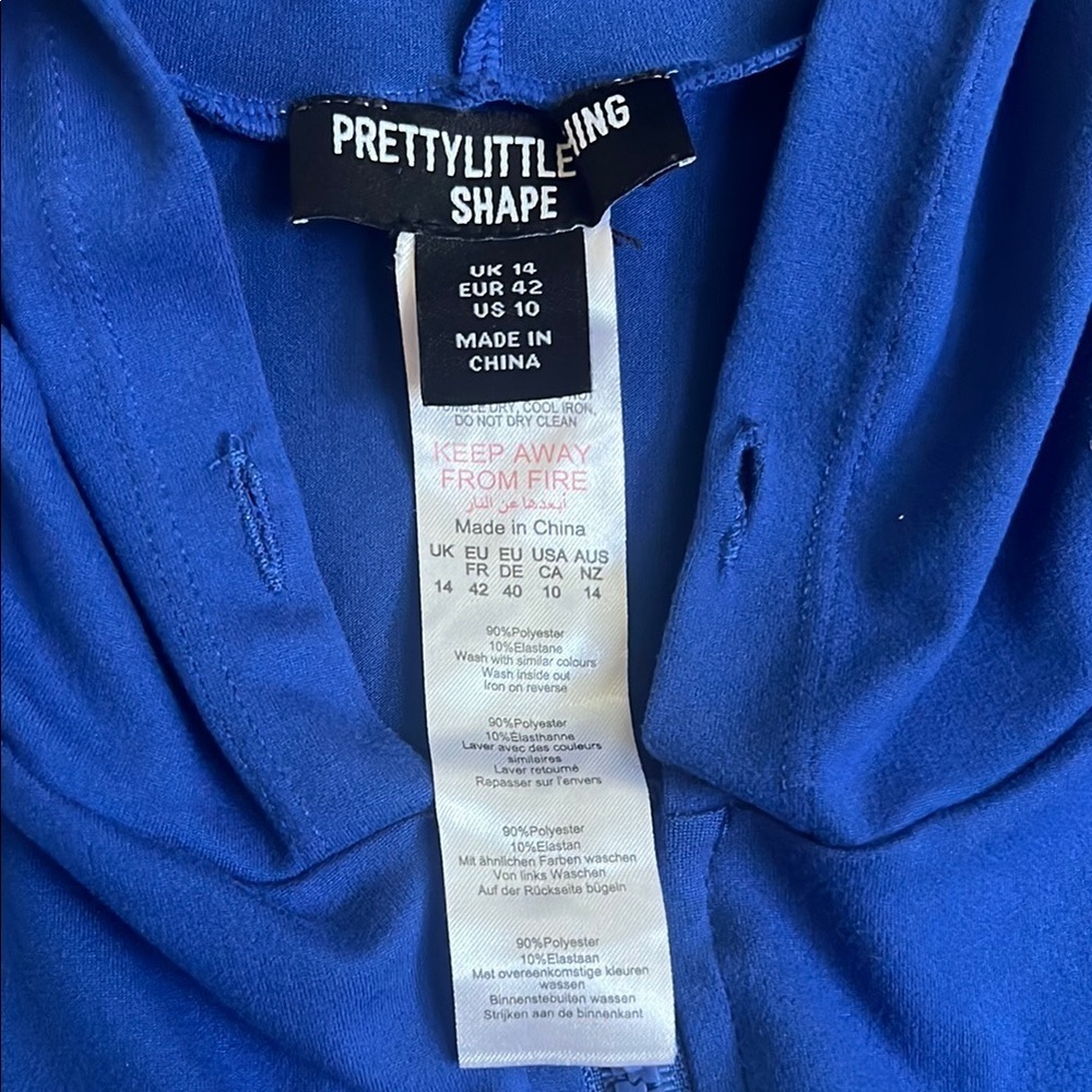 (168)PrettyLittleThing Blue Fitted Zippered Hoodie - Picture 2 of 4